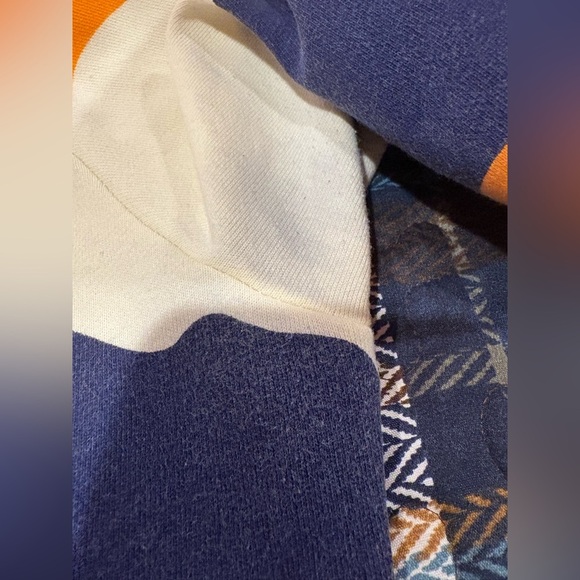 Roku Studio Mens sweatshirt featuring a wolf face size XL unique item - Picture 12 of 13